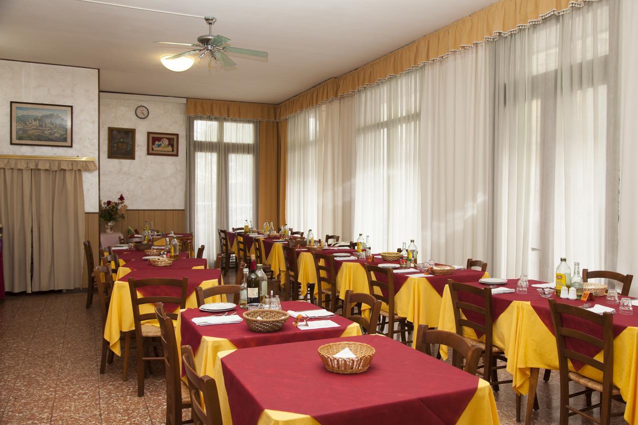 Hotel Taormina Лидо-ди-Езоло Экстерьер фото